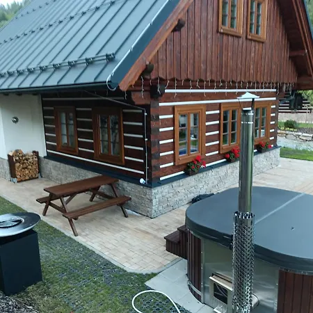 Dřevěnka Pod Strání * Černý Důl