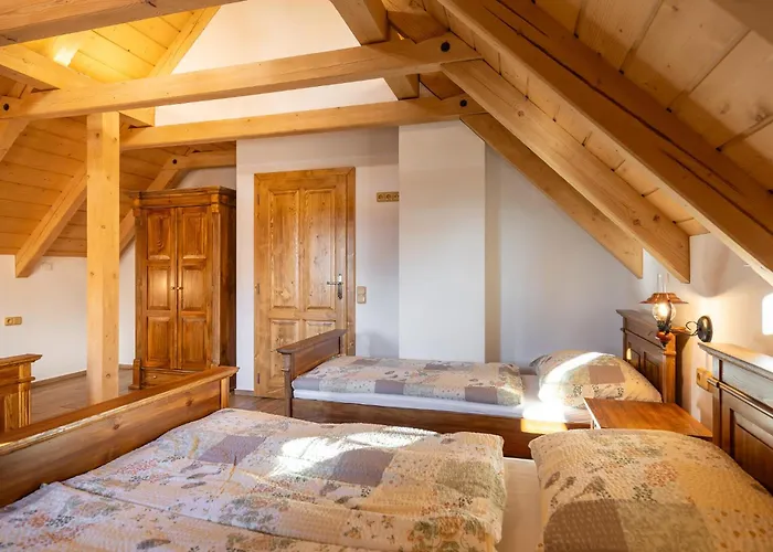 Drevenka Pod Strani Chalet *